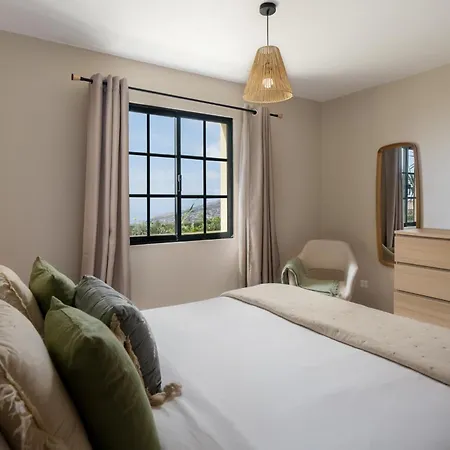 Relax Garden House By An Island * Arco da Calheta (Madeira)