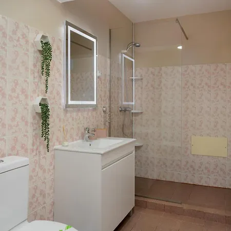 Relax Garden House By An Island Dom wakacyjny *