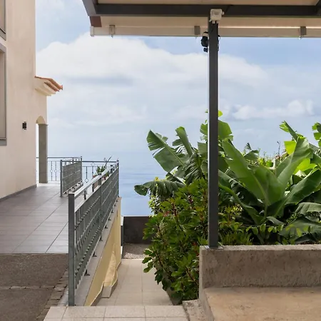 Relax Garden House By An Island * Arco da Calheta (Madeira)