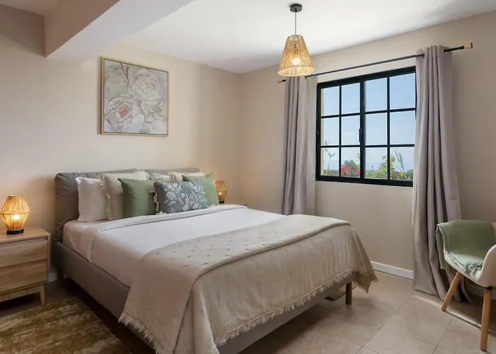 Relax Garden House By An Island 펜션 *