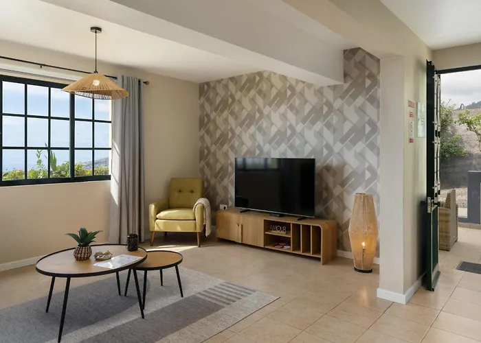 Relax Garden House By An Island * アルコ・ダ・カリェタ