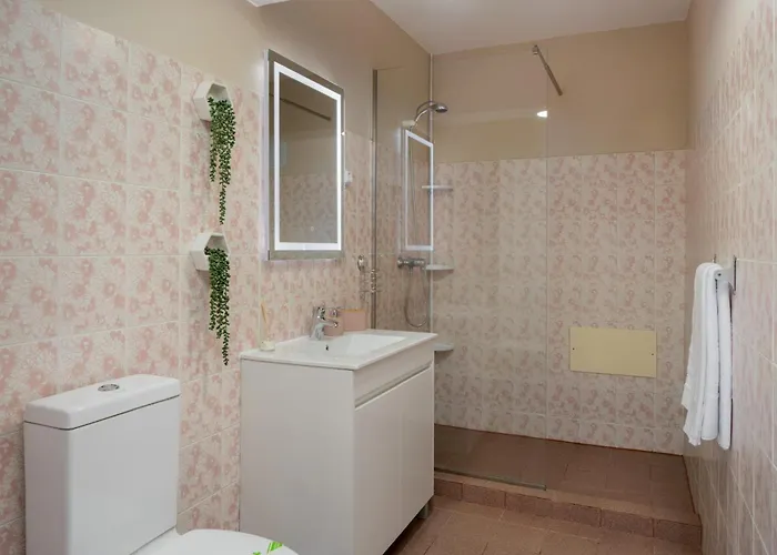 Relax Garden House By An Island 펜션 *